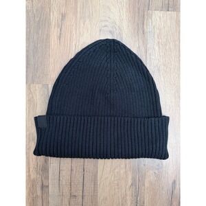 CUTS‎ Black Ribbed Knit Beanie Hat Minimalist Logo Patch Unisex One Size